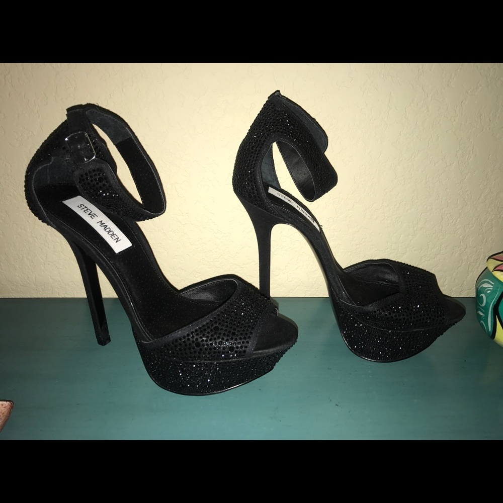 Black studded Steve Madden heels